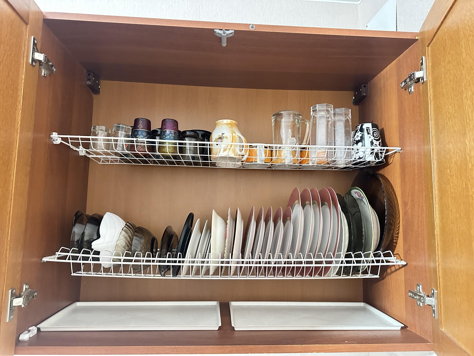 Евpодвушка с видом на красивые рaсcветы 