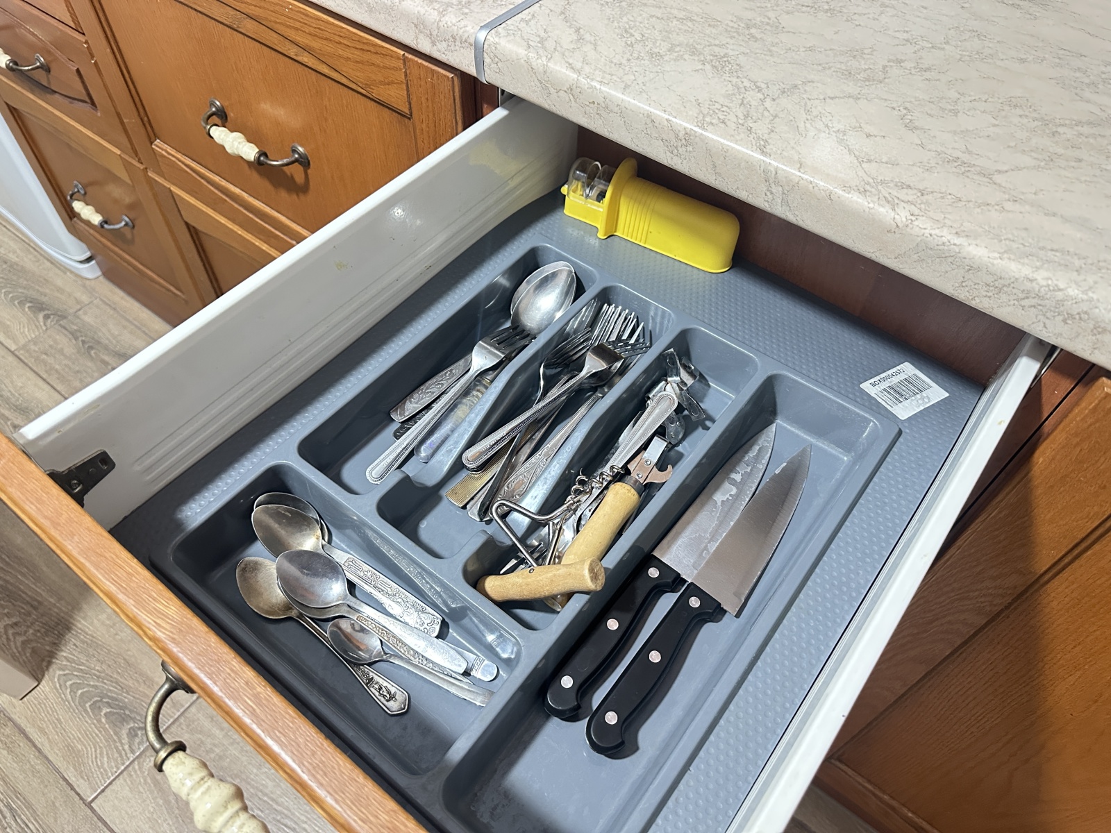 Евpодвушка с видом на красивые рaсcветы 